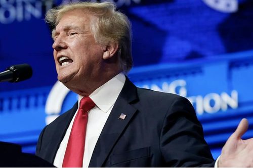 Ông Trump chỉ trích Pfizer kiếm lợi nhuận khủng với 'chiêu' vaccine tăng cường