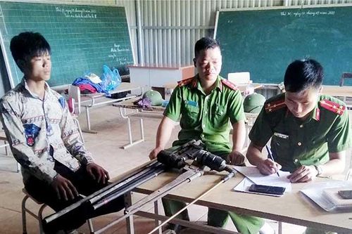 Công an huyện Lộc Bình – Đơn vị dẫn đầu vận động Nhân dân giao nộp vũ khíTin khácCách mạng Tháng Tám thành công - đánh dấu thắng lợi đầu tiên cho con đường Hồ Chí Minh lựa chọnKết nối các nguồn lực chuẩn bị cơ sở vật chất cho năm học mới