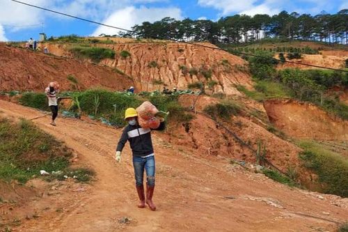 Đồng bào dân tộc thiểu số Lạc Dương chung tay phòng, chống dịch COVID-19