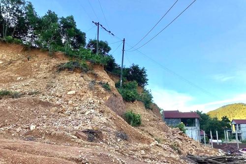 Khắc phục sự cố do san gạt đất ở Tân Sơn