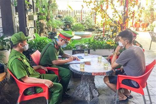 Xử lý 4 cơ sở kinh doanh vi phạm quy định phòng, chống dịch