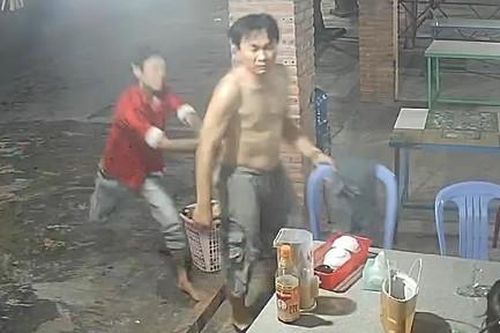 Bị 'vu oan' trộm cắp 10 năm trước, nay mua dao chém trả thù