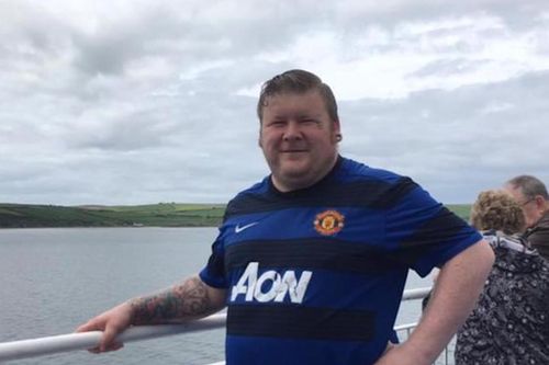 Man Utd tặng vé cho CĐV bị ung thư