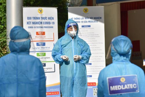 Hà Nội tổng lực lấy mẫu xét nghiệm COVID-19, nhanh chóng vét F0 cộng đồng