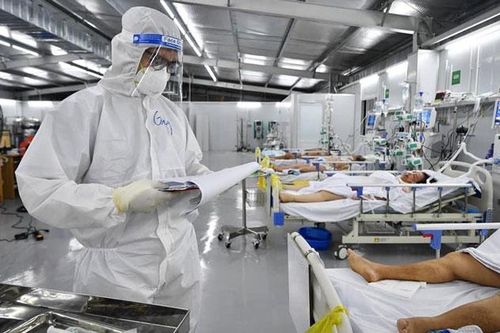 Những người 'ngược gió' tiếp sức chống dịch