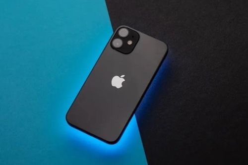 Email cũ tiết lộ Apple từng muốn làm iPhone nano