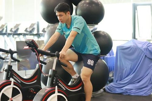 Tiền vệ Hùng Dũng: 'Tôi sẽ trở lại vào mùa giải 2022'