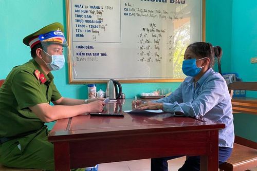 Mượn giấy xác nhận tiêm, sửa phiếu xét nghiệm Covid-19 để qua chốt kiểm dịch