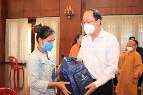 115 tình nguyện viên các tôn giáo hỗ trợ tuyến đầu