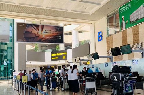 VietnamAirlines tiếp tục vận chuyển y bác sĩ đến TP Hồ Chí Minh