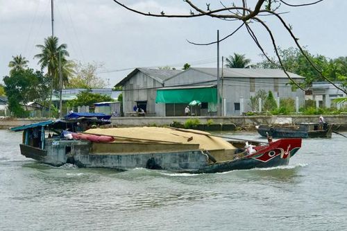 Bộ Giao thông khuyến khích vận tải hàng hóa bằng đường thủy nội địa