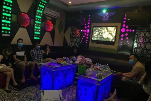 Hà Nội: Phát hiện quán hát cho nhau nghe mở chui giữa mùa dịch