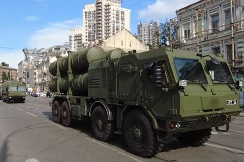 Hé lộ loạt khí tài quân sự mới sẽ ra mắt trong lễ diễu binh của Ukraine