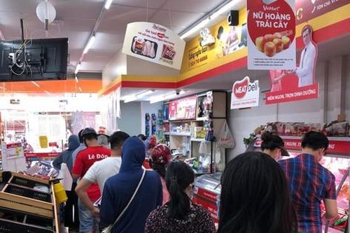 Xuất hiện ca cộng đồng, Nghệ An khẩn tìm người đến bệnh viện, siêu thị Vinmart, quán ăn,…