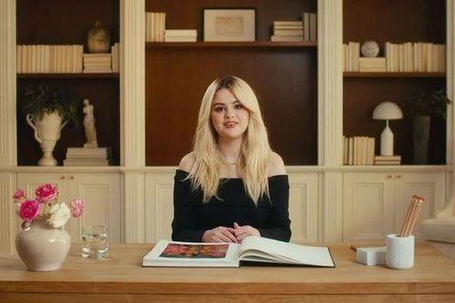 Selena Gomez gặp nhiều khó khăn với chứng rối loạn lưỡng cực