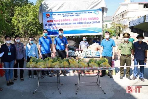 'Gian hàng không đồng' sẻ chia khó khăn với người dân Nghi Xuân