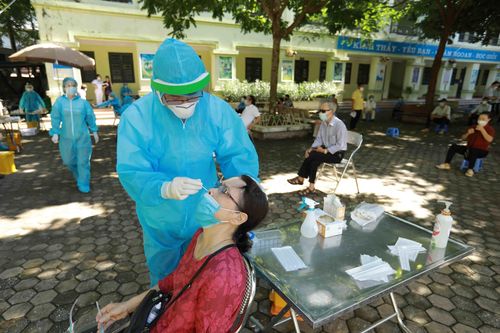CDC Hà Nội: Người dân có quyền giám sát khi lấy mẫu xét nghiệm