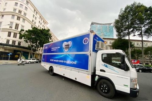 Thành phố Hồ Chí Minh tiếp nhận 10 xe xét nghiệm COVID-19 lưu động