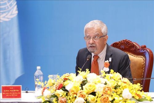 Trao Kỷ niệm chương tặng Điều phối viên thường trú Liên hợp quốc tại Việt Nam