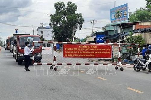 Bí thư Tỉnh ủy Long An: Triển khai mạnh mẽ, quyết liệt và đồng bộ '3 mũi chiến lược' để kiểm soát dịch