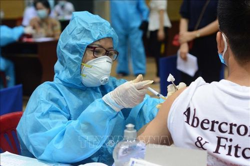 Triển khai tiêm chủng vaccine phòng COVID-19 kịp thời, an toàn, hiệu quả