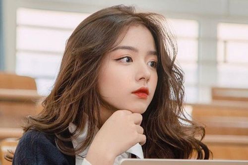 'Hotgirl ảnh thẻ' mở diễn đàn trả lời chuyện trinh tiết 18+: 'Cái màng 1 cm không có ý nghĩa'
