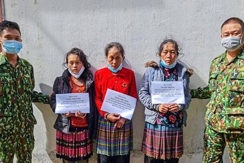 Cùng lên cơn nghiện, mẹ đưa tiền giục con gái mua ma túy về sử dụng