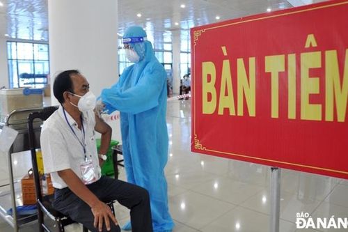 Đà Nẵng tiêm vắc-xin ngừa Covid-19 đúng tiến độ, đúng đối tượng, bảo đảm an toàn, hiệu quả