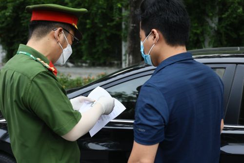 Hà Nội xử phạt hơn 800 trường hợp vi phạm phòng chống dịch