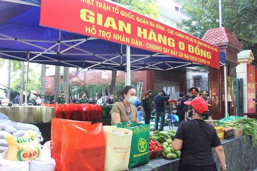 Quận Ba Đình: 600 suất quà từ 'Gian hàng 0 đồng' được chuyển đến người dân