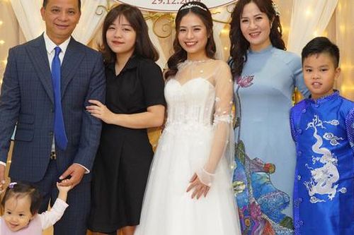 Cô con gái thứ 2 xinh xắn, được yêu chiều hết mực của Chiến 'chó' phim Hương vị tình thân