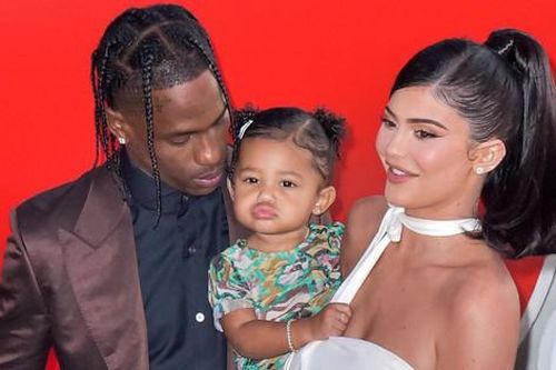 Rộ lên nghi vấn Kylie Jenner đang mang thai lần 2, xóa bỏ tin đồn rạn nứt với bạn trai