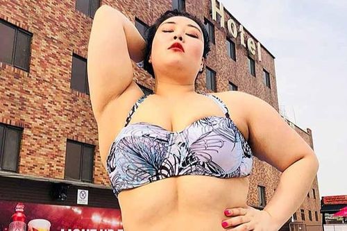 Mẫu ngoại cỡ châu Á bị chê quá nhỏ ở phương Tây