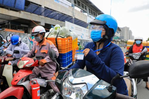 Đơn hàng online ở TP.HCM bị hủy, trễ liên tục