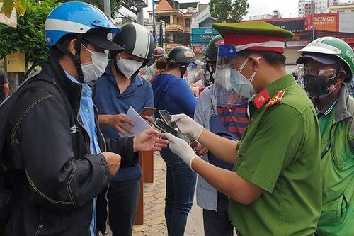 Hà Nội yêu cầu khai báo di chuyển nội địa tại chốt cửa ngõ thành phố