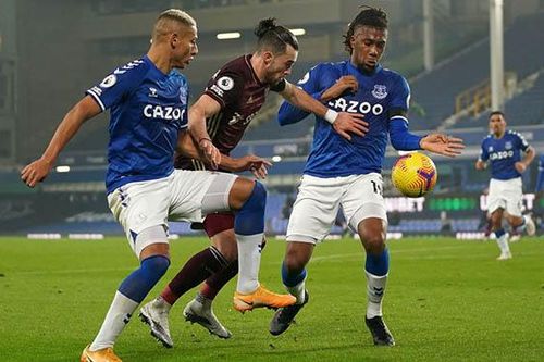 Soi kèo nhà cái Leeds vs Everton. K+, K+PM trực tiếp bóng đá Ngoại hạng Anh (21h00, 21/8)