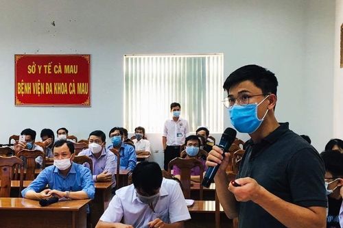 Tập huấn điều trị bệnh nhân COVID-19 và cách đánh giá nguy cơ dịch