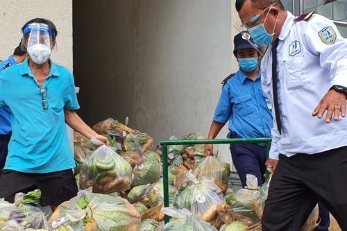 Tất cả người dân có hoàn cảnh khó khăn tại TP. HCM đều nhận được gói hỗ trợ