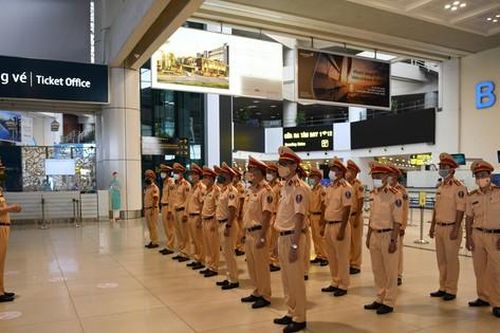 Cục CSGT tăng cường cán bộ vào TP Hồ Chí Minh để chống dịch