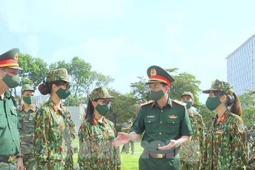 Nữ sinh quân y xếp bút nghiên vào Nam giúp đồng bào