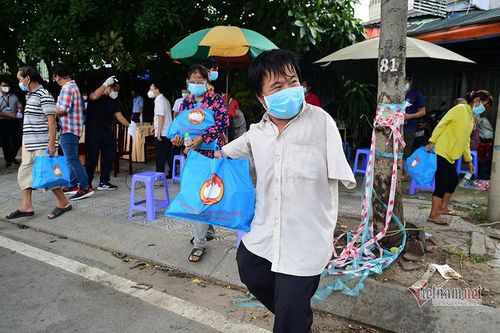 Mùa giãn cách: Những 'phường xanh' ấm áp nghĩa đồng bào