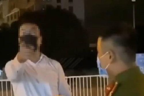 Những hành vi lạc lõng, phản văn hóa giữa đại dịch COVID-19 ở Hà Nội