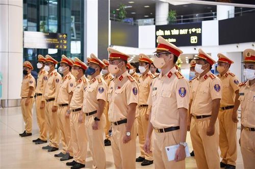 37 chiến sỹ cảnh sát giao thông Hà Nội xuất quân hỗ trợ TP.HCM