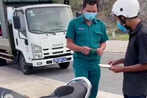 Phó chủ tịch phường thôi việc sau vụ nói 'bánh mì không phải là thực phẩm thiết yếu'