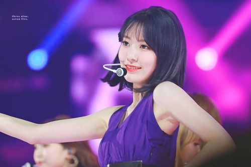 Bị lộ lịch trình về đầu quân cho HYBE, Sakura (IZ*ONE) hủy toàn bộ chuyến bay sang Hàn