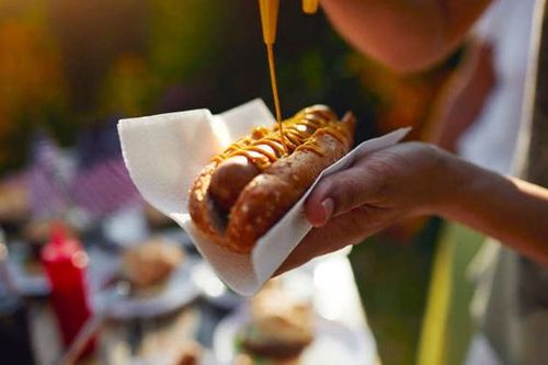 Ăn một chiếc hotdog khiến giảm 36 phút tuổi thọ
