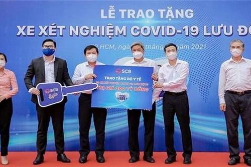 SCB tặng 20 xe lấy mẫu xét nghiệm Covid-19 lưu động cho Bộ Y tế