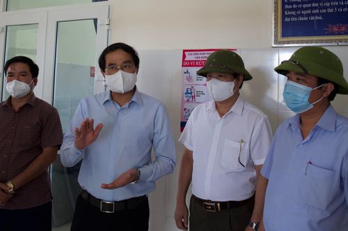 Chủ tịch UBND tỉnh Trịnh Xuân Trường kiểm tra công tác phòng, chống dịch Covid -19 tại thị xã Sa Pa