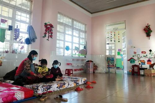 Một ngày trong khu cách ly
