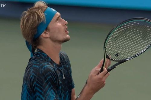 Zverev nổi nóng vì Tsitsipas học đòi Djokovic